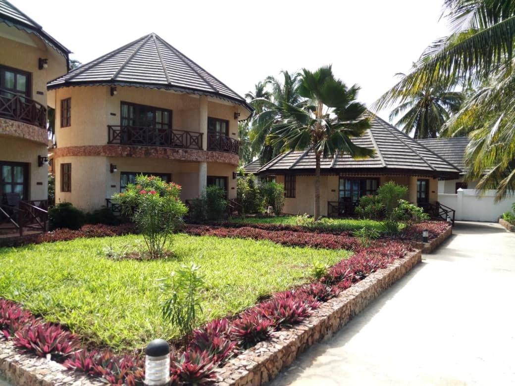 Arabian Nights Suites Hotel Paje Bagian luar foto